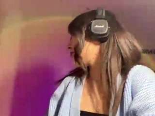 Live webcam model eleanorhyter on Soda Cams