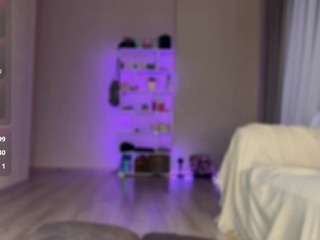 le modèle miamakelover est en webcam porno dans un show sur le site camsoda, il possède les tags suivants: blowjob,cock rating,dildo or vibrator,dirty talk,doggy style,drinking,full nudity,green eyes,sex toys,skinny,tattoos,blonde hair,hd,small tits