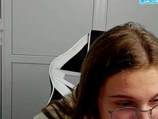 Live webcam model millykiss on Soda Cams