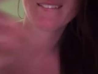 Live webcam model mzbelle69 on Soda Cams