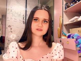 paulinanassif's CamSoda show and profile