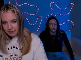 shinykaya's CamSoda show and profile