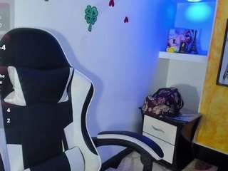 Live webcam model briana-kimm on Soda Cams