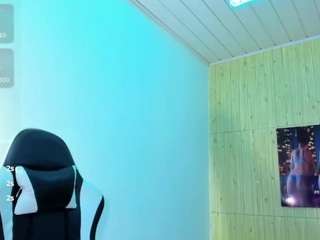 Live cam show with Briana-kimm