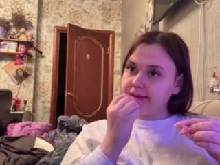 Live webcam model lilliehyers on Soda Cams