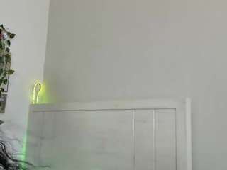 Live webcam model sofia-belle7 on Soda Cams