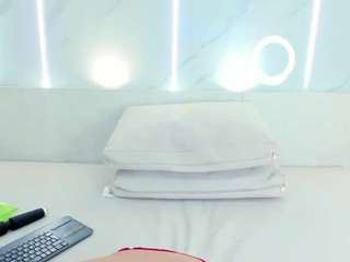 le modèle stefany-lure est en webcam porno dans un show sur le site camsoda, il possède les tags suivants: amateur,shaved pussy,natural,nature,no drinking,no smoking,orgasm,pussy,sex toys,sexy,skinny,massage,spank,squirter,strip,striptease,tease,teen (18+),thin,toys