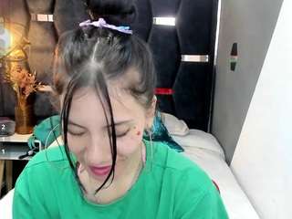 Este modelo está en vivo ahora. abril-fox