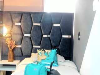 This model is live right now. abril-fox