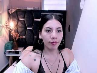abril-fox Live Webcam on CamSoda