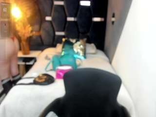 abril-fox webcam model