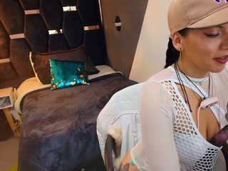 abril-fox live webcam show