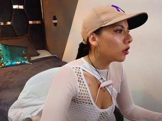 abril-fox live webcam show