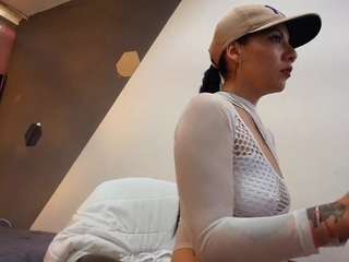 abril-fox live webcam show