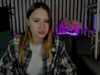 april-jacksonn Live Webcam on CamSoda