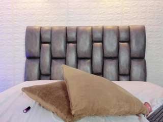 arianarousee Live Webcam on CamSoda