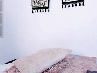 arianarousee live cam preview