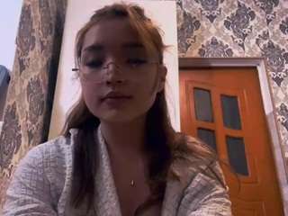 Live webcam model jenniferhomyak on Soda Cams