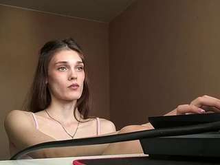 le modèle latishagaleano est en webcam porno dans un show sur le site camsoda, il possède les tags suivants: ahegao,pussy,hairy pussy,handjob,lingerie,lush,natural,nature,no drinking,no smoking,pov,sexy,granny,skinny,smoking,spank,squirt,squirter,strip,tease