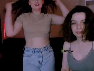 Ce modèle est en direct maintenant. mia-mooon