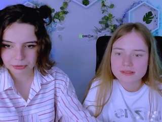 mia-mooon live webcam show