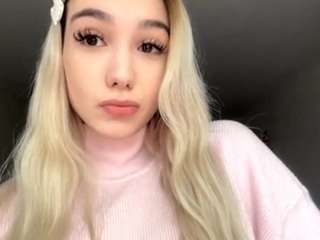 Live webcam model victorinavasquez on Soda Cams