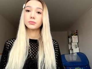 Live webcam model victorinavasquez on Soda Cams