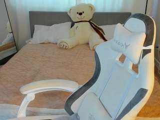 adriana-sweett Live Webcam on CamSoda