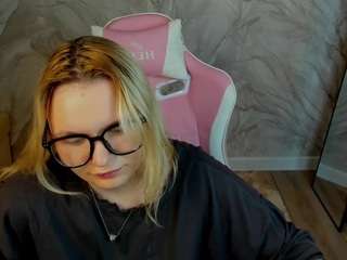 le modèle adriana-sweett est en webcam porno dans un show sur le site camsoda, il possède les tags suivants: blue eyes,strip,no drinking,oil,orgasm,sexting,shaved,shaved pussy,spanking,striptease,moaning,tease,teasing,teen 18,twerk,twerking,white,yoga,young adult,camel toe