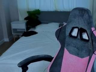 le modèle adriana-sweett est en webcam porno dans un show sur le site camsoda, il possède les tags suivants: armpits,strip,sexting,shaved,shaved pussy,skinny,solo,spank,striptease,blue eyes,student,tease,teasing,teen 18,twerking,white,pussy,oil,no drinking,nature