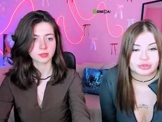 Live webcam model ella-soft on Soda Cams