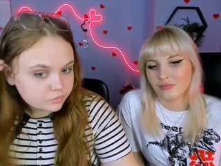 ella-soft's CamSoda show and profile