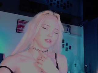 Live webcam model evian-lui on Soda Cams