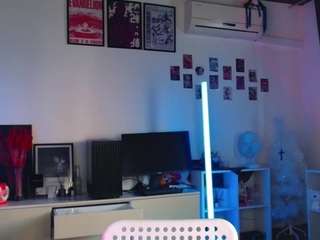 evian-lui Sex Cam Show