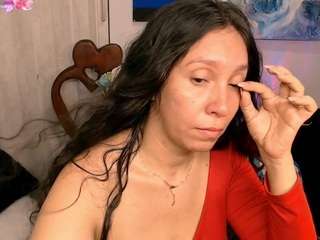 Naih-reyes's cam show statistics and live stream