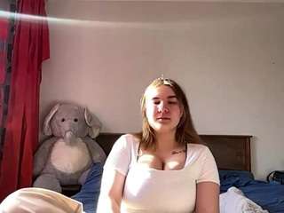 nanettebaile's CamSoda show and profile