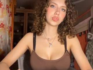 Live webcam model priscilatyndall on Soda Cams