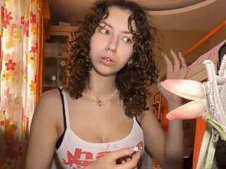 priscilatyndall's CamSoda show and profile