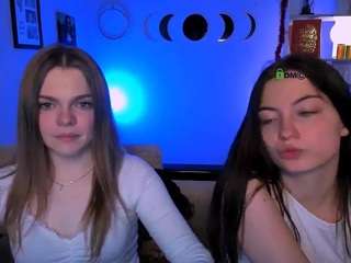 Live webcam model veloria-vale3 on Soda Cams