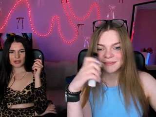 Live webcam model veloria-vale3 on Soda Cams