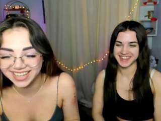 Live webcam model veloria-vale3 on Soda Cams