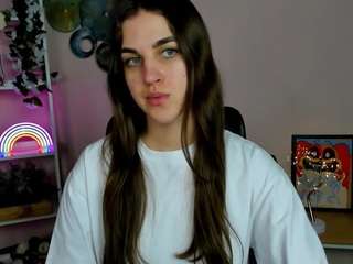 veloria-vale3's CamSoda show and profile