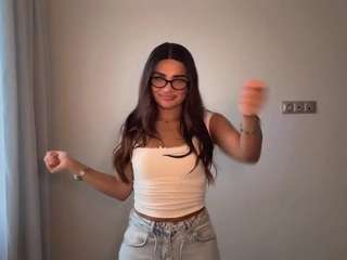 willettacamisa's CamSoda show and profile