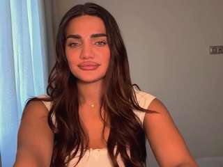 Live webcam model willettacamisa on Soda Cams