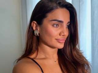 willettacamisa's CamSoda show and profile