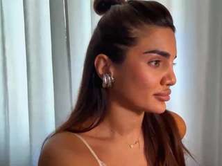 willettacamisa's CamSoda show and profile