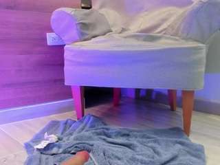 Live webcam model ada-johansenn on Soda Cams