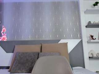 Live webcam model andreaa-clark on Soda Cams