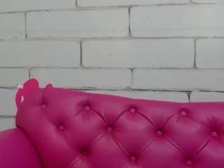 Acest model este live acum. danna-greyy