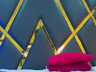 mia-rouge1 Live Webcam on CamSoda